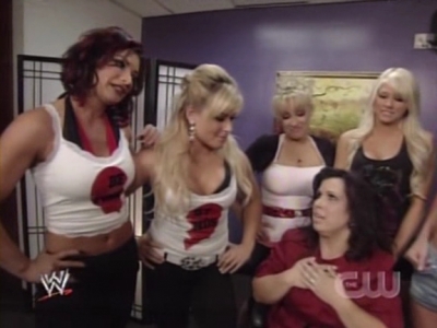 WWE_SmackDown_06_06_08_Divas_BackStage_XviD_avi_000037237.jpg