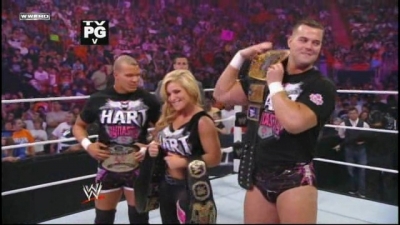 WrestleYourWay_com_WWE_Raw_06_07_2010_Hart_Dyansty_vs_Khali___Hornswoggle-UW_avi_000046079.jpg
