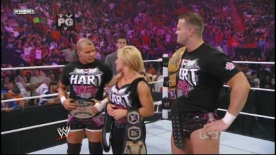 WrestleYourWay_com_WWE_Raw_06_07_2010_Hart_Dyansty_vs_Khali___Hornswoggle-UW_avi_000048214.jpg