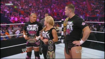 WrestleYourWay_com_WWE_Raw_06_07_2010_Hart_Dyansty_vs_Khali___Hornswoggle-UW_avi_000048948.jpg