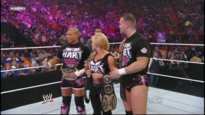 WrestleYourWay_com_WWE_Raw_06_07_2010_Hart_Dyansty_vs_Khali___Hornswoggle-UW_avi_000051284.jpg
