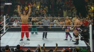 WrestleYourWay_com_WWE_Raw_06_07_2010_Hart_Dyansty_vs_Khali___Hornswoggle-UW_avi_000144043.jpg