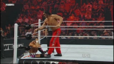 WrestleYourWay_com_WWE_Raw_06_07_2010_Hart_Dyansty_vs_Khali___Hornswoggle-UW_avi_000189322.jpg