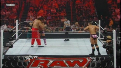 WrestleYourWay_com_WWE_Raw_06_07_2010_Hart_Dyansty_vs_Khali___Hornswoggle-UW_avi_000209075.jpg