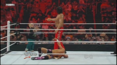 WrestleYourWay_com_WWE_Raw_06_07_2010_Hart_Dyansty_vs_Khali___Hornswoggle-UW_avi_000221554.jpg