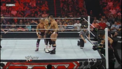 WrestleYourWay_com_WWE_Raw_06_07_2010_Hart_Dyansty_vs_Khali___Hornswoggle-UW_avi_000259259.jpg