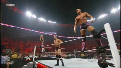WrestleYourWay_com_WWE_Raw_06_07_2010_Hart_Dyansty_vs_Khali___Hornswoggle-UW_avi_000292125.jpg