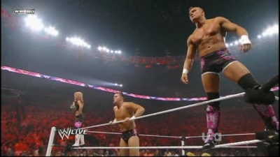 WrestleYourWay_com_WWE_Raw_06_07_2010_Hart_Dyansty_vs_Khali___Hornswoggle-UW_avi_000302535.jpg
