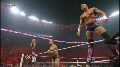 WrestleYourWay_com_WWE_Raw_06_07_2010_Hart_Dyansty_vs_Khali___Hornswoggle-UW_avi_000303069.jpg