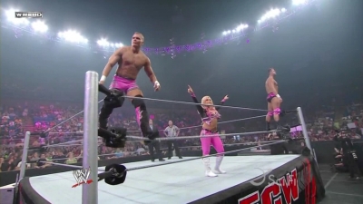 ECW_on_SCiFi_06_09_09_Natalya_720p_AC3_5_1_XviD_avi_000046046.jpg