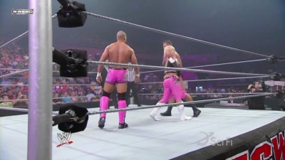 ECW_on_SCiFi_06_09_09_Natalya_720p_AC3_5_1_XviD_avi_000051751.jpg