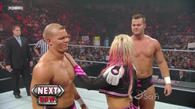 ECW_on_SCiFi_06_09_09_Natalya_720p_AC3_5_1_XviD_avi_000103970.jpg