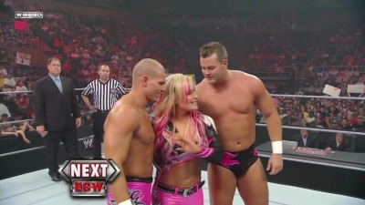 ECW_on_SCiFi_06_09_09_Natalya_720p_AC3_5_1_XviD_avi_000105138.jpg