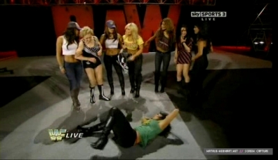 WWE_Raw_Old_School_11_15_10_DSR_XviD-XWT_avi_006113640.jpg