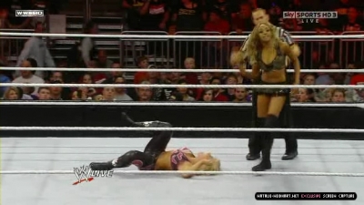WWE_Monday_Night_RAW_2010_11_22_HDTV_XviD_avi_003248440.jpg