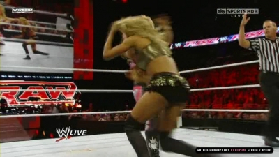 WWE_Monday_Night_RAW_2010_11_22_HDTV_XviD_avi_003276880.jpg