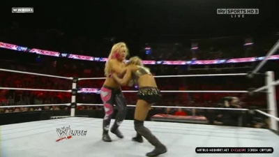 WWE_Monday_Night_RAW_2010_11_22_HDTV_XviD_avi_003286360.jpg
