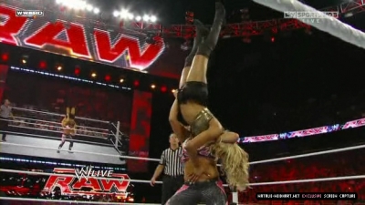 WWE_Monday_Night_RAW_2010_11_22_HDTV_XviD_avi_003295320.jpg