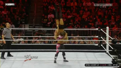 WWE_Monday_Night_RAW_2010_11_22_HDTV_XviD_avi_003297240.jpg