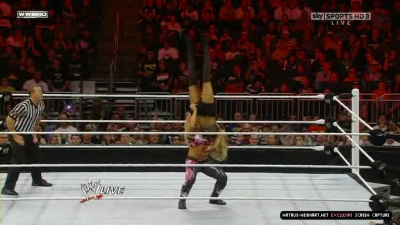 WWE_Monday_Night_RAW_2010_11_22_HDTV_XviD_avi_003300400.jpg