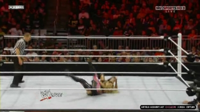 WWE_Monday_Night_RAW_2010_11_22_HDTV_XviD_avi_003302120.jpg