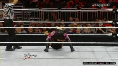 WWE_Monday_Night_RAW_2010_11_22_HDTV_XviD_avi_003320080.jpg