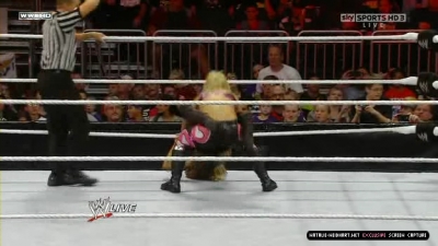 WWE_Monday_Night_RAW_2010_11_22_HDTV_XviD_avi_003322600.jpg