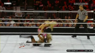 WWE_Monday_Night_RAW_2010_11_22_HDTV_XviD_avi_003330840.jpg