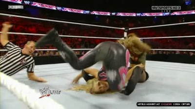 WWE_Monday_Night_RAW_2010_11_22_HDTV_XviD_avi_003332800.jpg