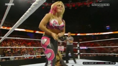 WWE_Monday_Night_RAW_2010_11_22_HDTV_XviD_avi_003356000.jpg
