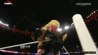 WWE_Monday_Night_RAW_2010_11_22_HDTV_XviD_avi_003369280.jpg