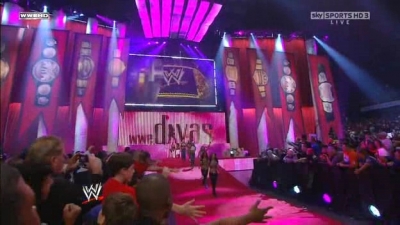 WWE_Night_Of_Champions_2010_Michelle_McCool_vs_Melina_avi_000039880.jpg