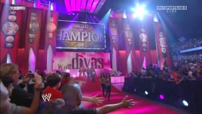 WWE_Night_Of_Champions_2010_Michelle_McCool_vs_Melina_avi_000040560.jpg