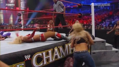 WWE_Night_Of_Champions_2010_Michelle_McCool_vs_Melina_avi_000458440.jpg