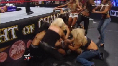 WWE_Night_Of_Champions_2010_Michelle_McCool_vs_Melina_avi_000483400.jpg