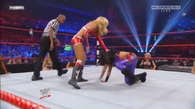 WWE_Night_Of_Champions_2010_Michelle_McCool_vs_Melina_avi_000537040.jpg