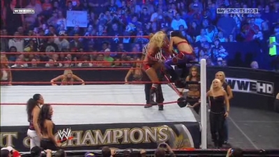 WWE_Night_Of_Champions_2010_Michelle_McCool_vs_Melina_avi_000549320.jpg