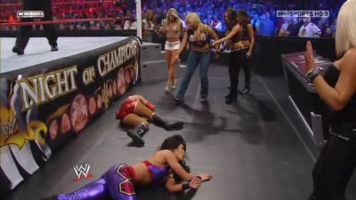 WWE_Night_Of_Champions_2010_Michelle_McCool_vs_Melina_avi_000561040.jpg