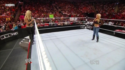 WWE_Raw_10_11_10_Natayla_Michelle_McCool_Layla_Segment_720p_AC3_5_1_x264_mkv_000106272.jpg