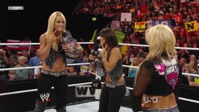 WWE_Raw_10_11_10_Natayla_Michelle_McCool_Layla_Segment_720p_AC3_5_1_x264_mkv_000125792.jpg
