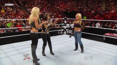 WWE_Raw_10_11_10_Natayla_Michelle_McCool_Layla_Segment_720p_AC3_5_1_x264_mkv_000133333.jpg