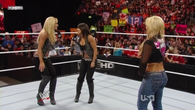 WWE_Raw_10_11_10_Natayla_Michelle_McCool_Layla_Segment_720p_AC3_5_1_x264_mkv_000156255.jpg