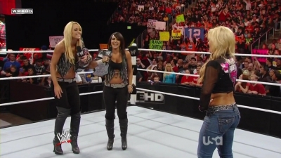 WWE_Raw_10_11_10_Natayla_Michelle_McCool_Layla_Segment_720p_AC3_5_1_x264_mkv_000157390.jpg