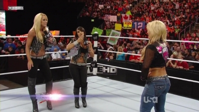 WWE_Raw_10_11_10_Natayla_Michelle_McCool_Layla_Segment_720p_AC3_5_1_x264_mkv_000158458.jpg