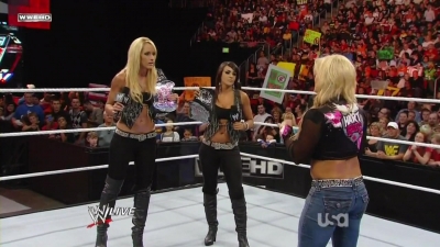 WWE_Raw_10_11_10_Natayla_Michelle_McCool_Layla_Segment_720p_AC3_5_1_x264_mkv_000168935.jpg