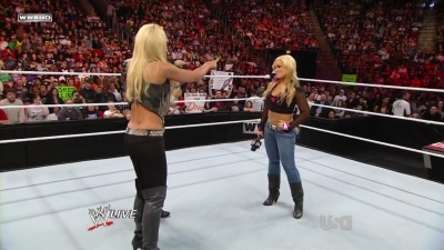 WWE_Raw_10_11_10_Natayla_Michelle_McCool_Layla_Segment_720p_AC3_5_1_x264_mkv_000228361.jpg