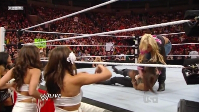 WWE_Raw_10_11_10_Natayla_Michelle_McCool_Layla_Segment_720p_AC3_5_1_x264_mkv_000301568.jpg