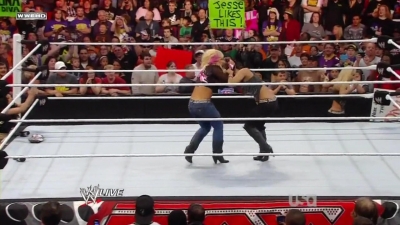 WWE_Raw_10_11_10_Natayla_Michelle_McCool_Layla_Segment_720p_AC3_5_1_x264_mkv_000303836.jpg