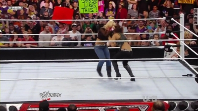 WWE_Raw_10_11_10_Natayla_Michelle_McCool_Layla_Segment_720p_AC3_5_1_x264_mkv_000304437.jpg