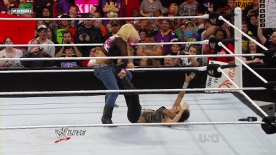 WWE_Raw_10_11_10_Natayla_Michelle_McCool_Layla_Segment_720p_AC3_5_1_x264_mkv_000311110.jpg